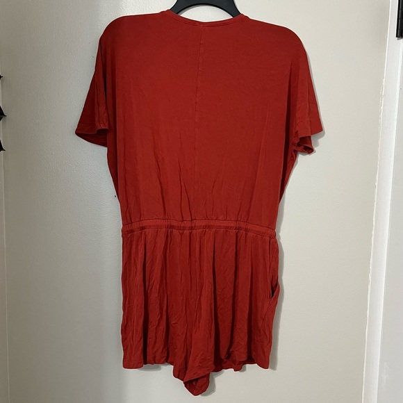 Old Navy | Red T-shirt Romper - Picture 2 of 3